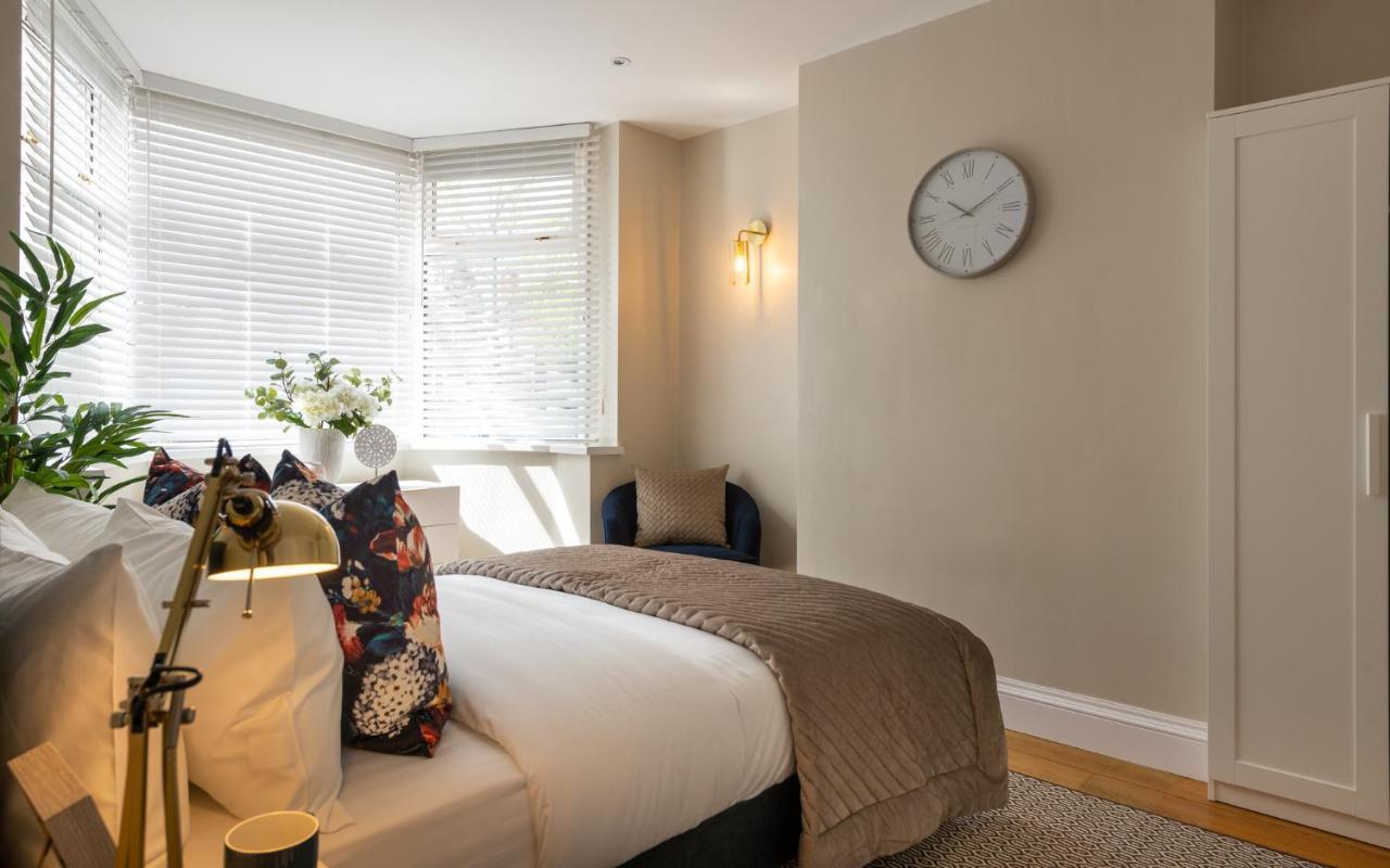 Large Luxury Solihull House - The Residence - Close To Nec - Sleeps 9 Exterior photo