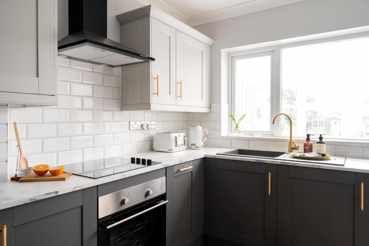 Large Luxury Solihull House - The Residence - Close To Nec - Sleeps 9 Exterior photo